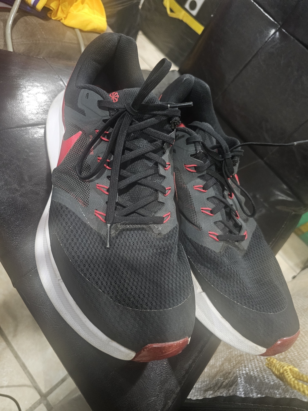 Men's Black & Red Lightweight Running Shoes